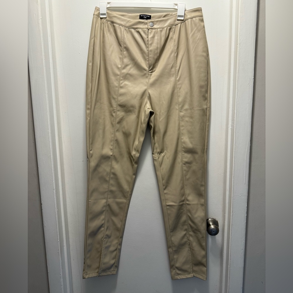 NWOT Pretty Little Thing UK 18/US 14. Cream faux leather pant.